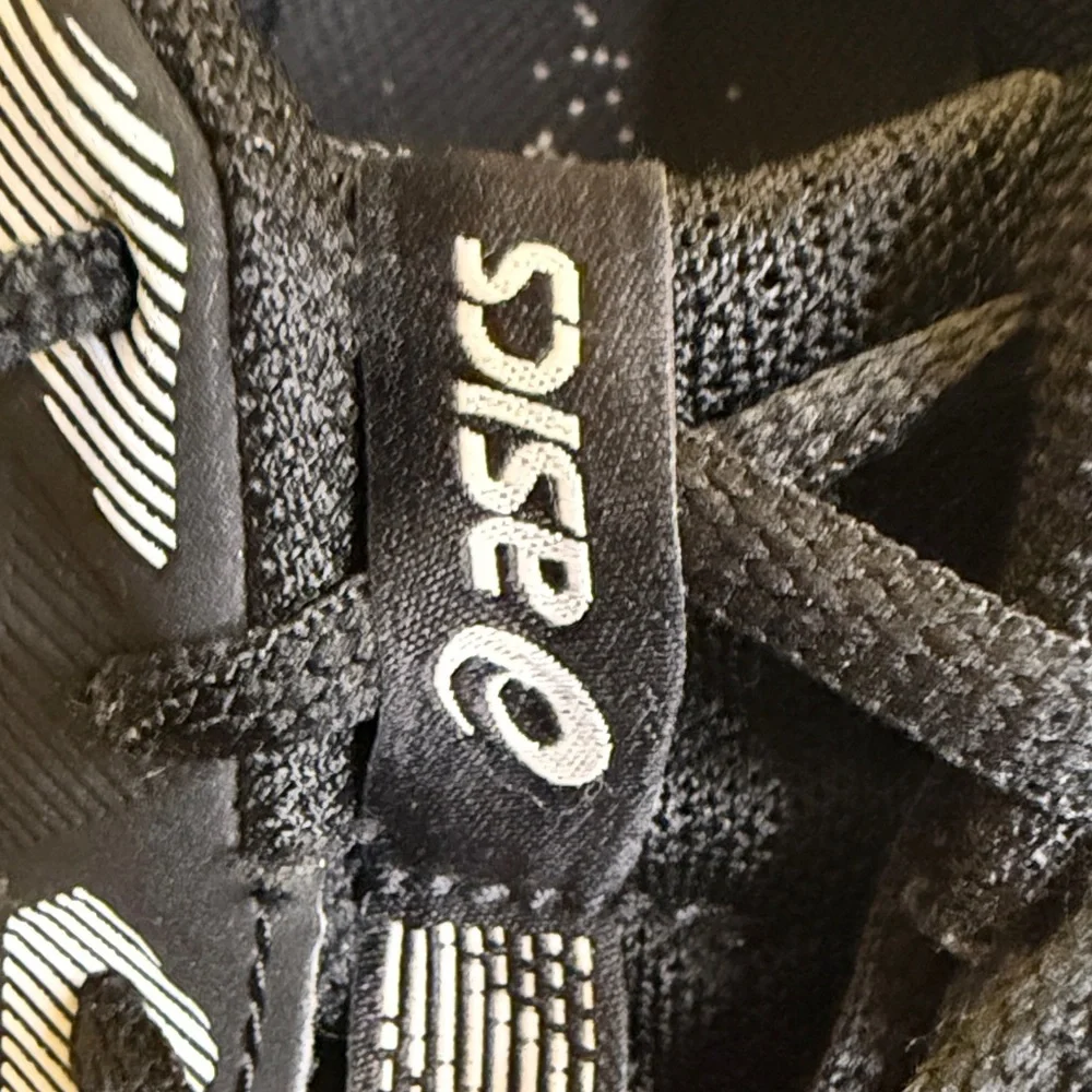 ASICS Gel-Content 8 Running Shoes in Black and White